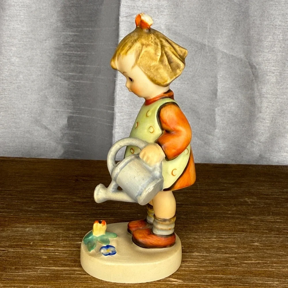 Vtg MJ Hummel #74 “Little Gardener” TMK-3 Ceramic Figurine 5 5/8” Tall